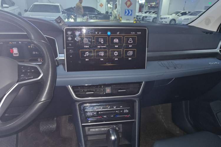 Used Volkswagen Tharu 2023 300TSI Two-Wheel-Drive Full Moon Edition
