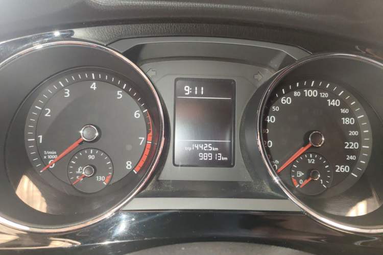 Used Volkswagen Sagitar 2017 230TSI Automatic Comfort Version
