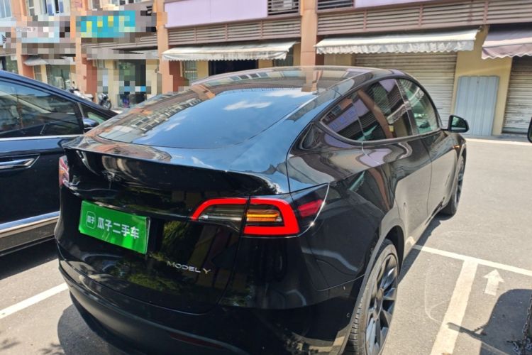 Used Tesla Model Y 2022 Long-Range All-Wheel-Drive Version
