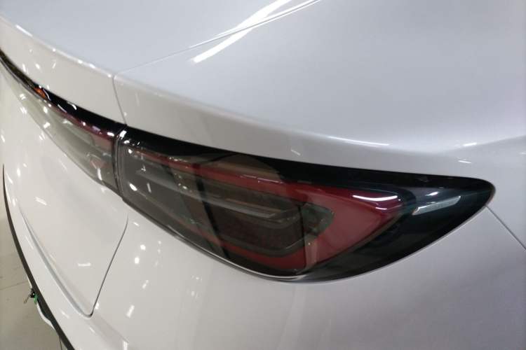 Used BYD Seal 06 New Energy 2024 DM-i 80KM Prestige Model Right Rear Taillight