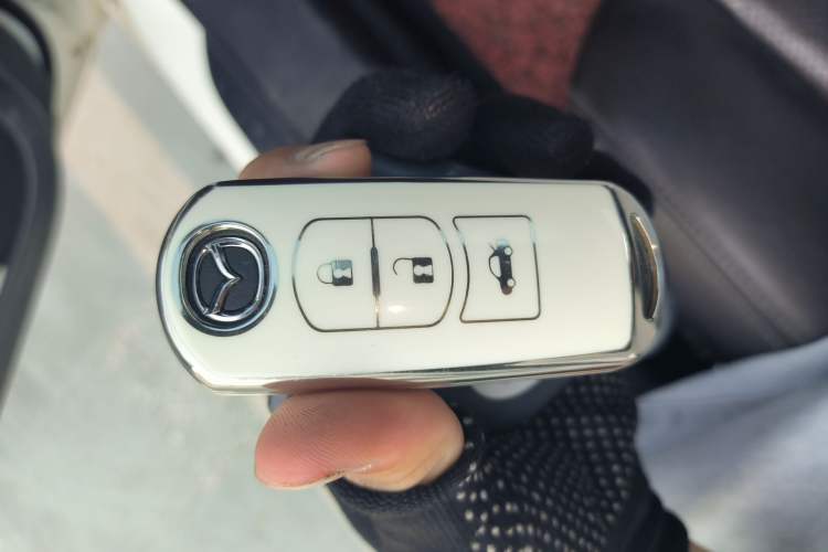 Used Mazda Atenza 2021 2.5L Blue Sky Prestige Edition Vehicle Key