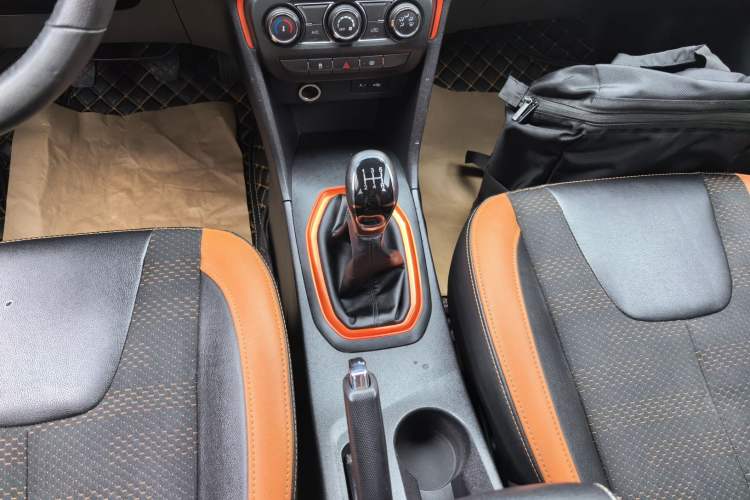 Used Chery Tiggo 3X 2017 1.5L Manual Luxury Edition Gear Lever