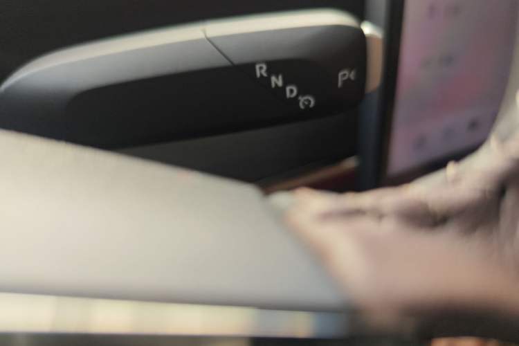 Used CHANGAN NEVO A07 2025 All-Electric "True Fragrance" Edition 710-Mile Long-Range Version Gear Lever