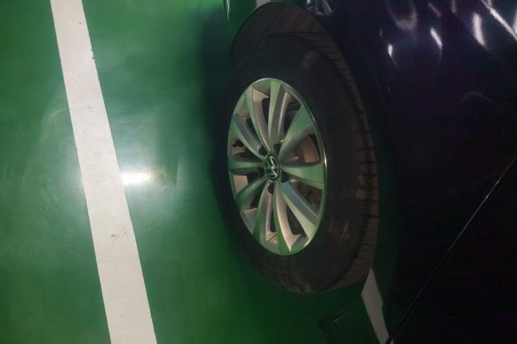 Used Volkswagen Magotan 2016 1.8TSI Smart Enjoyment Leading Model Right Rear Wheel Hub