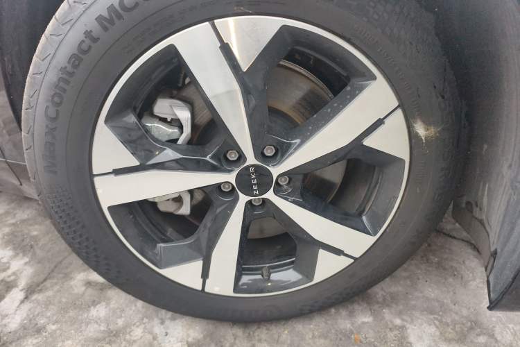 Used Zeekr 001 2023 WE Edition 86 kWh Right Front Wheel Hub