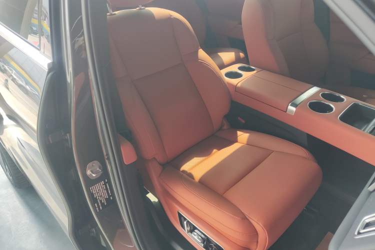 Used Li Auto L8 2025 Ultra Smart Refreshed Edition
