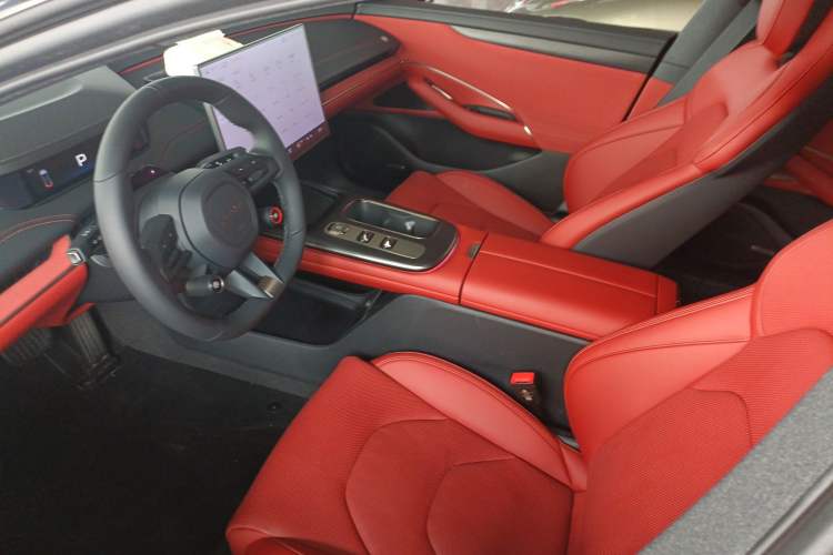 Used Xiaomi Auto SU7 2024 Rear-Drive Long-Range Intelligent Driving Version