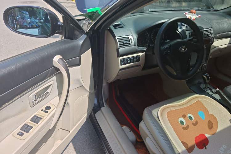 Used Bestune B70 2011 2.0L Automatic Fashion Version