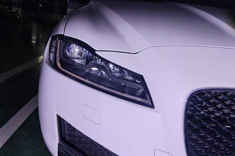 Used Jaguar XFL 2019 XFL 2.0T 250 PS Two-Wheel-Drive Luxury Edition