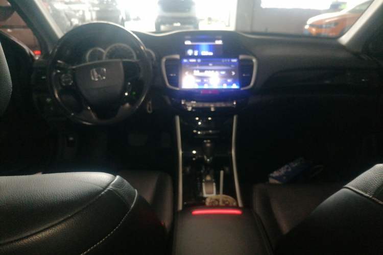 Used Honda Accord 2016 2.0L Elite Edition Center Console