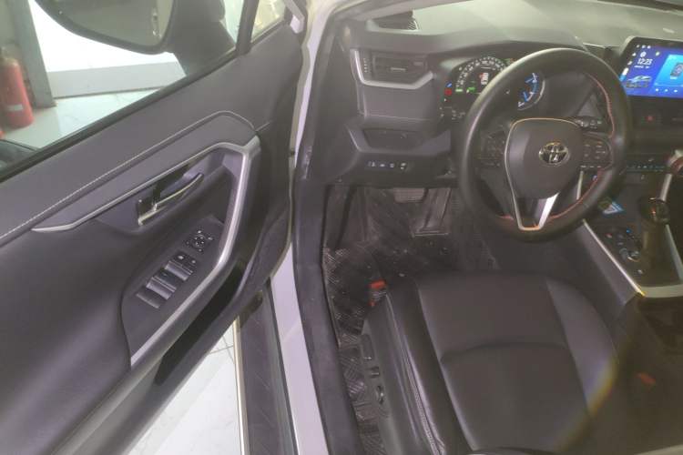 Used Toyota RAV4 2021 Dual-Engine 2.5L E-CVT Four-Wheel Drive Elite PLUS Edition
