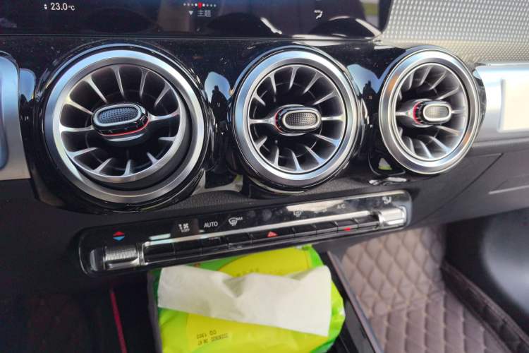 Used Mercedes-Benz GLB 2023 GLB 220 Sport Edition Audio And AC Panel