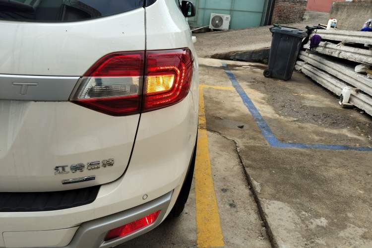 Used Ford Everest 2017 2.0T Gasoline Automatic 4x4 Elite Edition 5 Seats