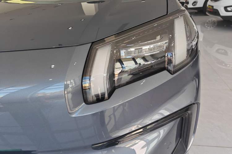 Used AION V 2024 Aion Tyrannosaurus 650 LiDAR Edition Left Front Headlight