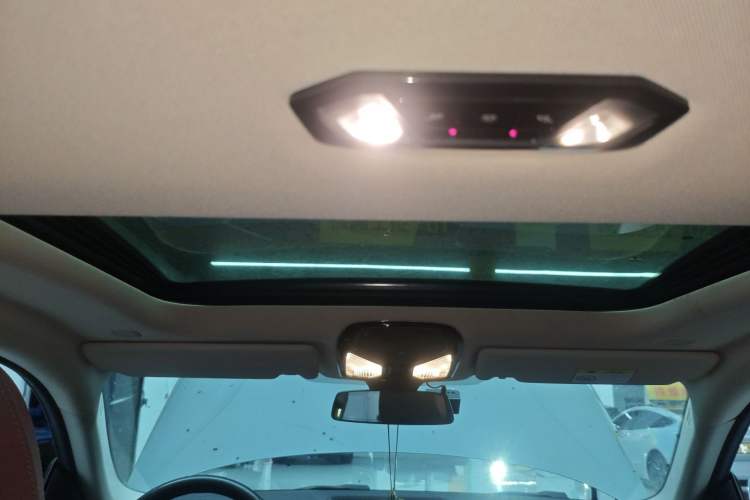 Used BMW i4 2023 eDrive35 Headliner