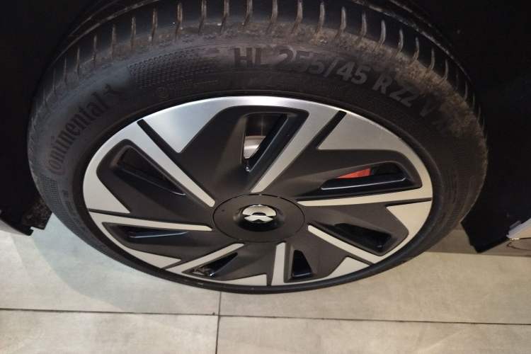 Used Nio ET9 2025 100 kWh Left Front Wheel Hub