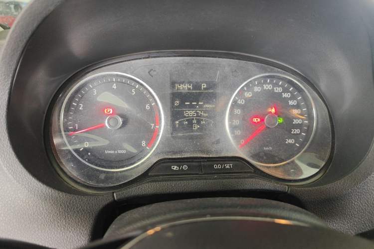 Used Volkswagen Polo 2014 1.6L Cross Polo Automatic Instrument Cluster