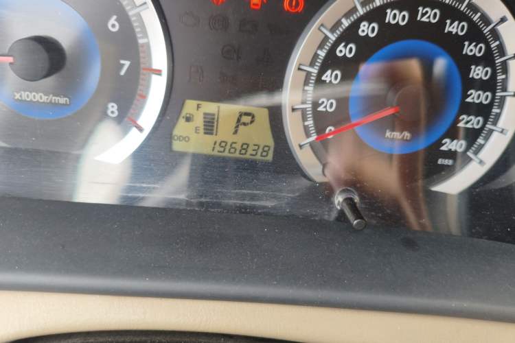 Used Toyota Corolla EX 2013 1.6L Automatic Luxury Edition Odometer Close Up