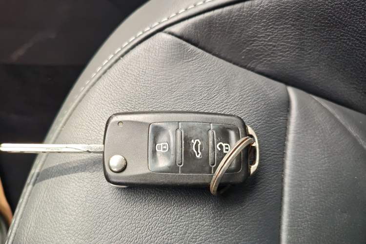 Used Volkswagen Lavida 2015 1.6L Automatic Comfort Edition Vehicle Key