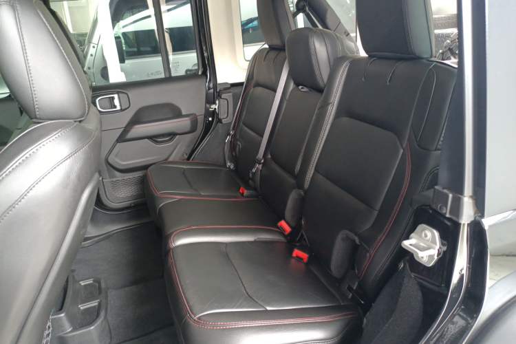 Used Jeep Wrangler 2021 2.0T Robin Hood Four-Door Edition Left Rear Seat