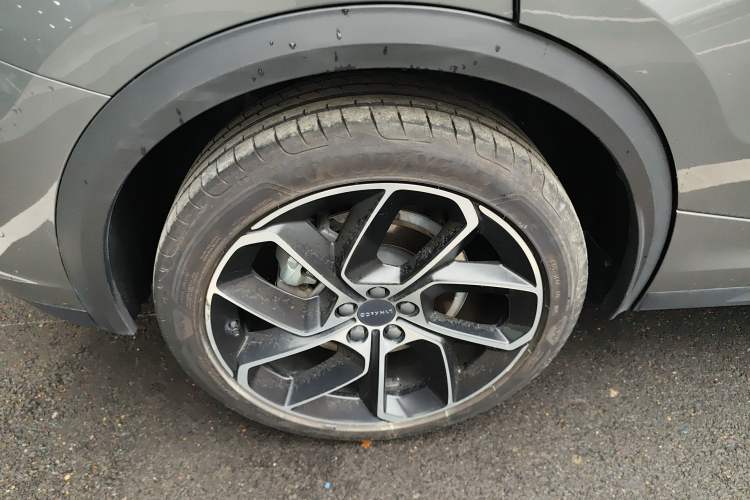 Used Lynk & Co 05 2020 2.0TD Two-Wheel Drive Shine Halo