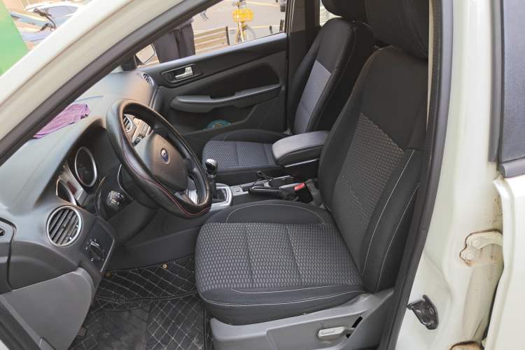 Used Ford Focus 2013 Hatchback Classic 1.8L Manual Base Model