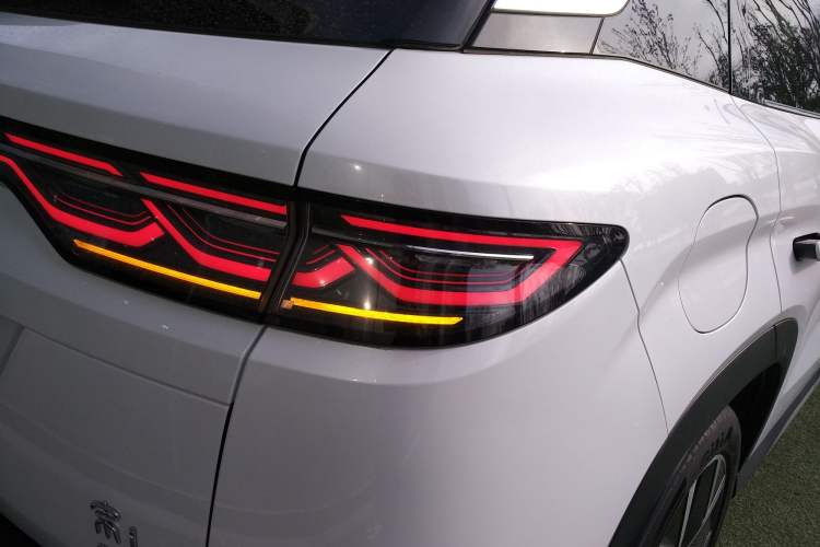 Used BYD Song L DM-i 2025 Intelligent Driving Version 160 km Beyond-Range Type Exterior 3