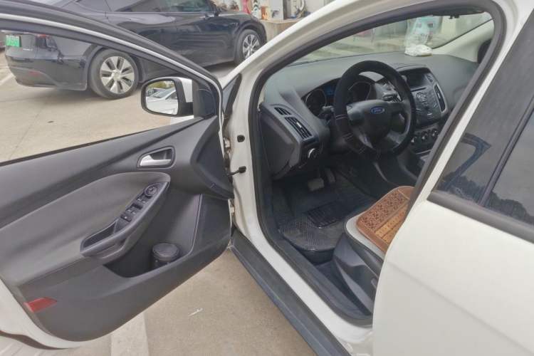 Used Ford Focus 2012 Hatchback 1.6L Automatic Comfort Model Driver Seat