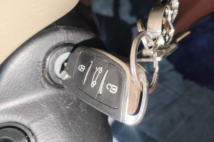 Used Toyota Corolla EX 2013 1.6L Manual Luxury Edition