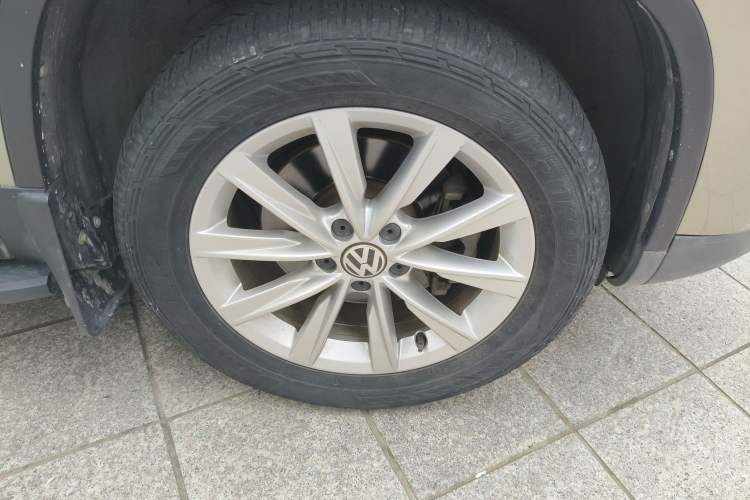 Used Volkswagen Tiguan L 2015 1.8TSI Automatic Two-Wheel Drive Comfort Edition