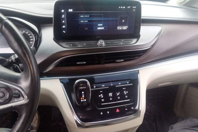 Used Buick GL8 2022 Land Executive Class 652T Prestige Model
