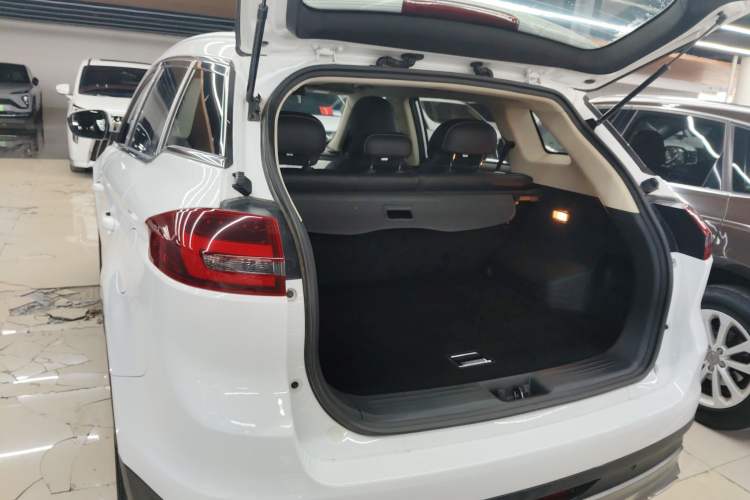 Used Geely Auto Emgrand X7 Sport 2018 1.8TD Automatic Two-Wheel Drive Smart Connect 4G Internet Edition Trunk