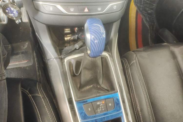 Used Peugeot 408 2016 1.6T Automatic Luxury Edition Gear Lever