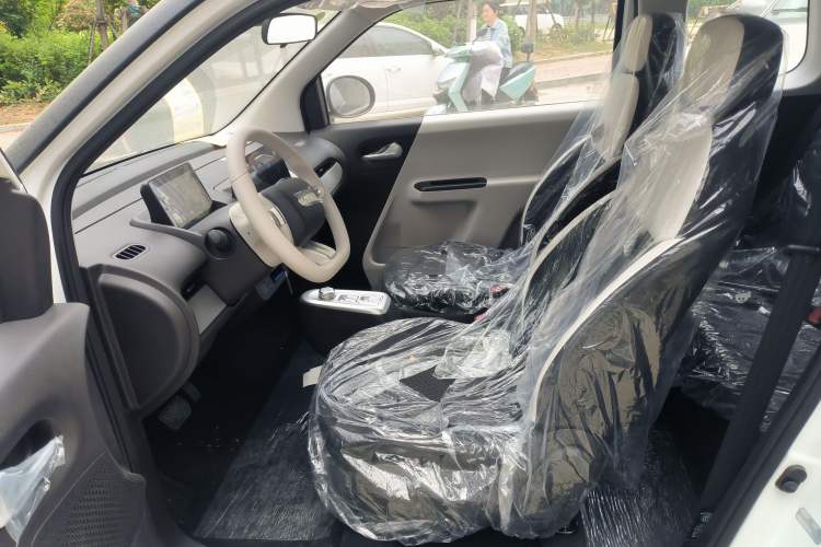 Used CHANGAN NEVO Lumin 2026 Model Treasure Edition 205km Passionate Beige Ningde