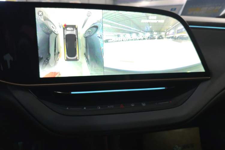 Used Hongqi EH7 2024 690 Pro Audio And AC Panel