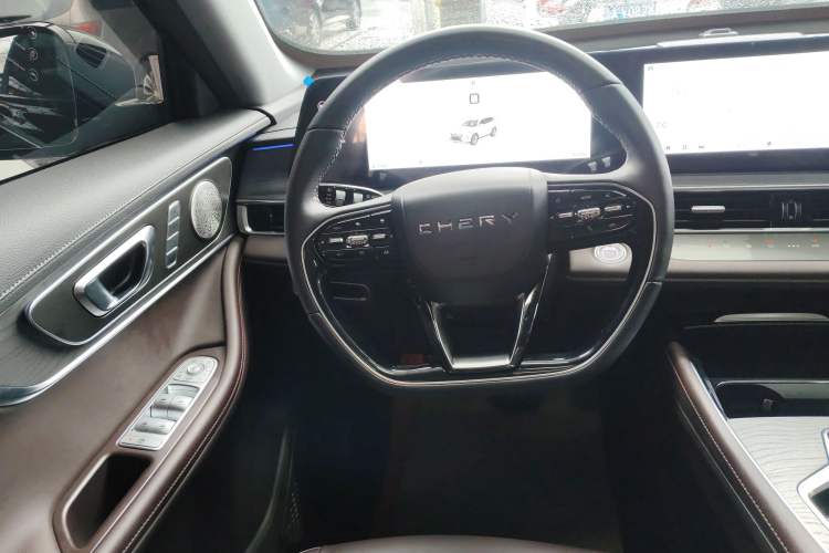 Used Chery Tiggo 8 PRO 2024 Champion Edition 390T Two-Wheel Drive Peak Version 5 Seats
