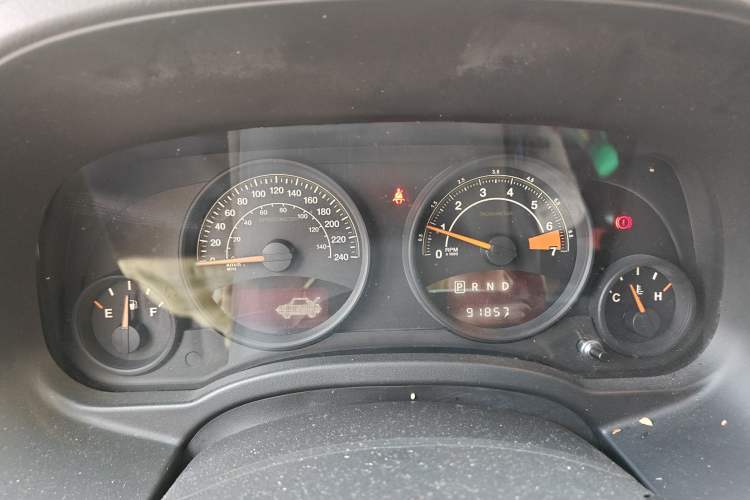 Used Jeep Compass 2013 2.0L two-wheel drive sport version
