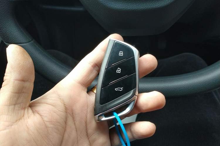 Used SAIC MAXUS Dana V1 2025 V1+ Short Wheelbase Low-Roof Multi-Function Version (42 kWh)