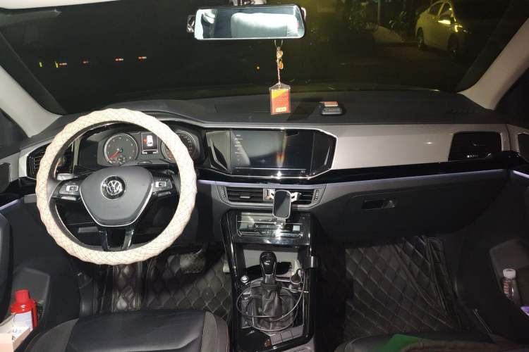 Used Volkswagen Tayron 2020 330TSI Two-Wheel Drive Luxury Smart Connectivity Version Center Console