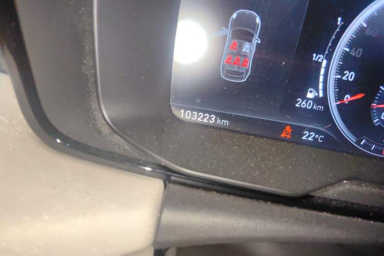 Used Lynk & Co 02 2018 1.5T DCT Two-Wheel Drive Zhaoban China V Standard Odometer Close Up