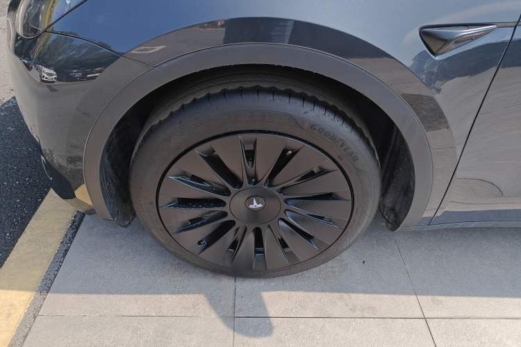 Used Tesla Model Y 2024 Rear-Wheel-Drive Version
