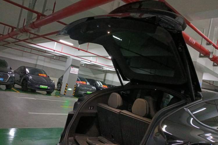 Used Tesla Model Y L 2025 Model Long-Range All-Wheel-Drive Version Trunk