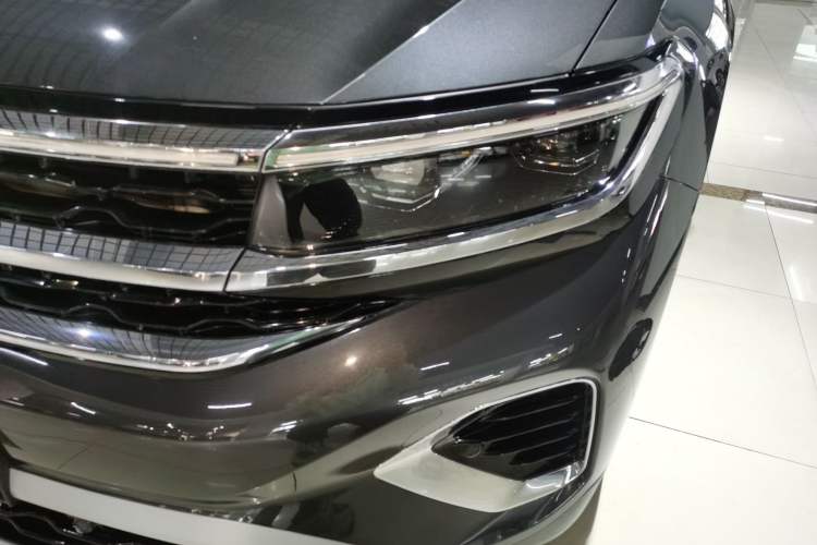 Used Volkswagen Talagon 2024 380TSI All-Wheel Drive Luxury Prestige Pro 6-Seater Left Front Headlight