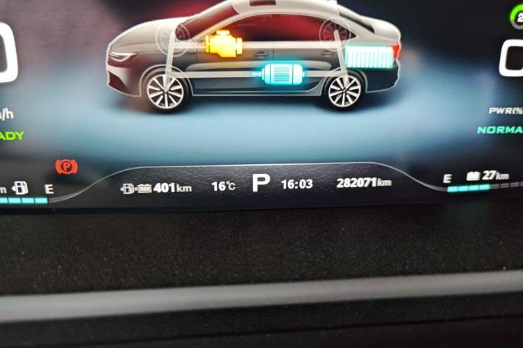 Used Roewe i6 New Energy 2017 45T Hybrid Connect & Smart Enjoyment Edition Odometer Close Up