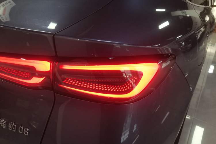 Used BYD Seal 06 New Energy 2024 DM-i 120KM Prestige Model Right Rear Taillight