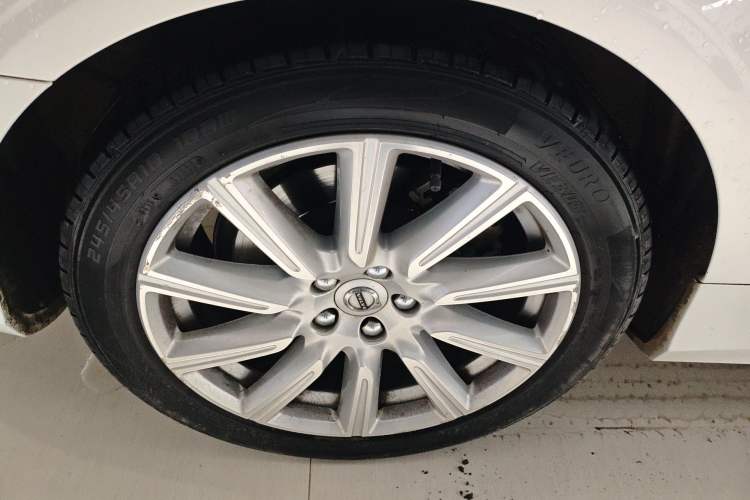 Used Volvo S90 2020 T5 Zhiyi Luxury Edition Right Rear Wheel Hub