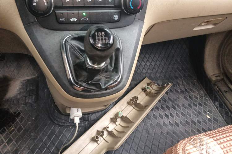 Used Honda CR-V 2010 2.0L manual two-wheel drive urban version
