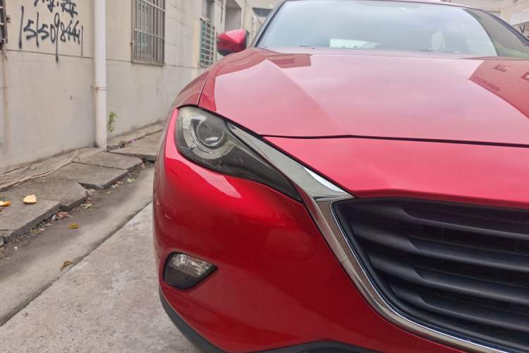 Used Mazda CX-4 2018 2.0L Automatic Two-Wheel Drive Blue Sky Dynamic Version China VI Standard Right Front Headlight