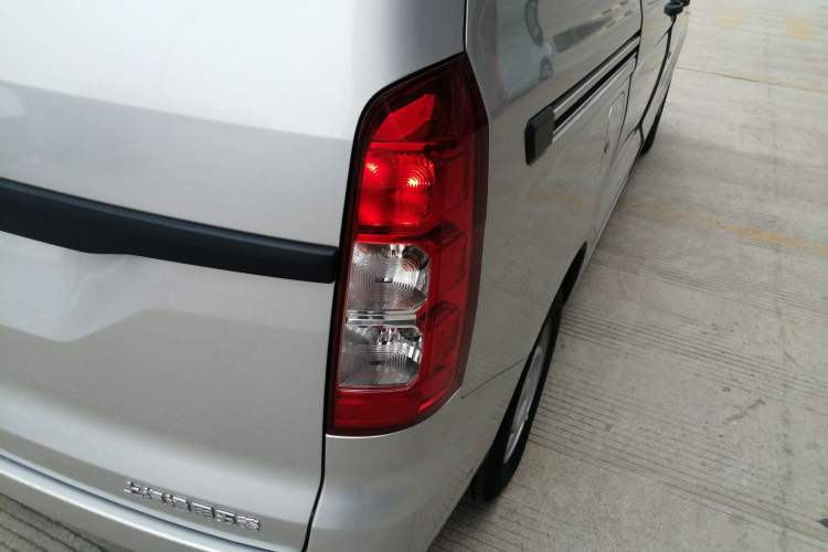 Used Wuling Hongguang V 2022 1.5L Jingqu Version Hydraulic Power Steering LAR
