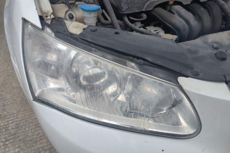 Used Geely Auto Classic Emgrand 2013 Hatchback 1.5L Manual Entry-Level Model
